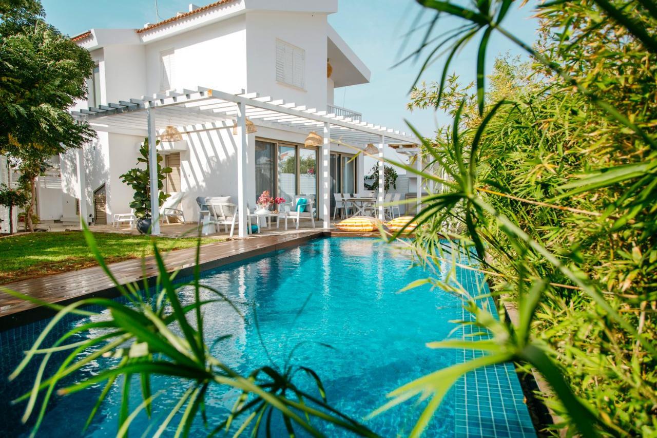 Island Home Seaside Villa Paralimni Exteriör bild